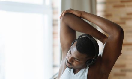 5 minutes to better posture at your desk
